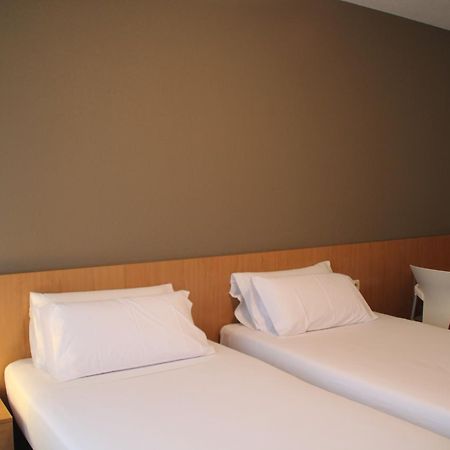 Hostal Abodi Pamplona Exterior photo