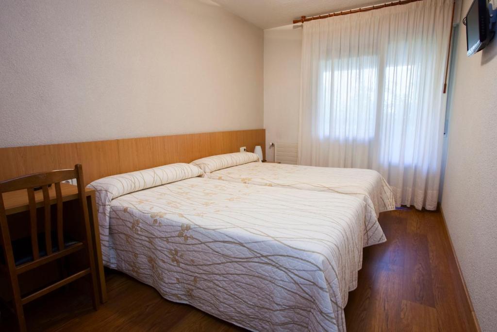 Hostal Abodi Pamplona Room photo