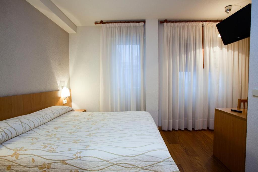 Hostal Abodi Pamplona Room photo