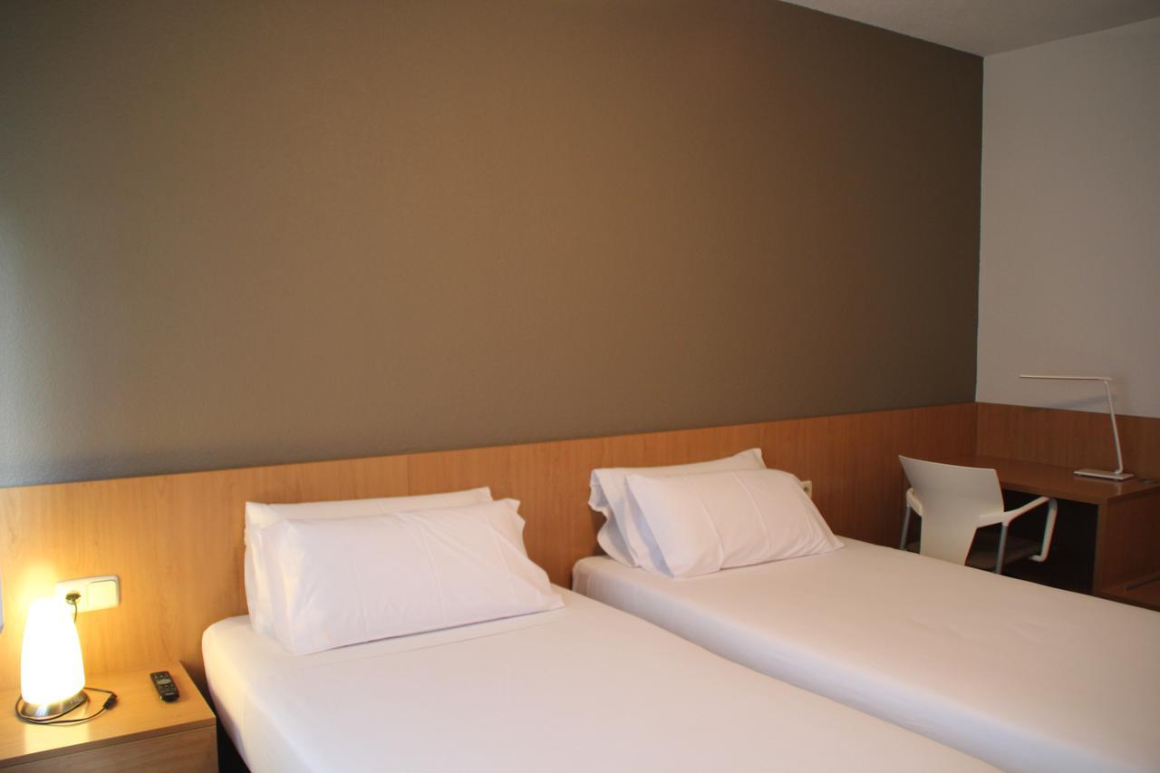Hostal Abodi Pamplona Exterior photo
